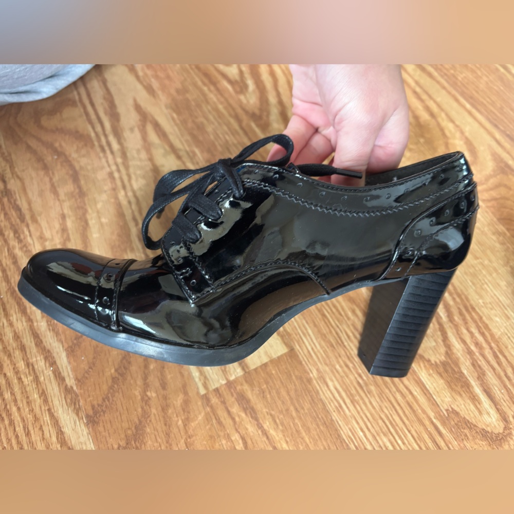 AEROSOLES Twee Patent Lace-Up Heeled Oxfords – Size 6 - Picture 4 of 6